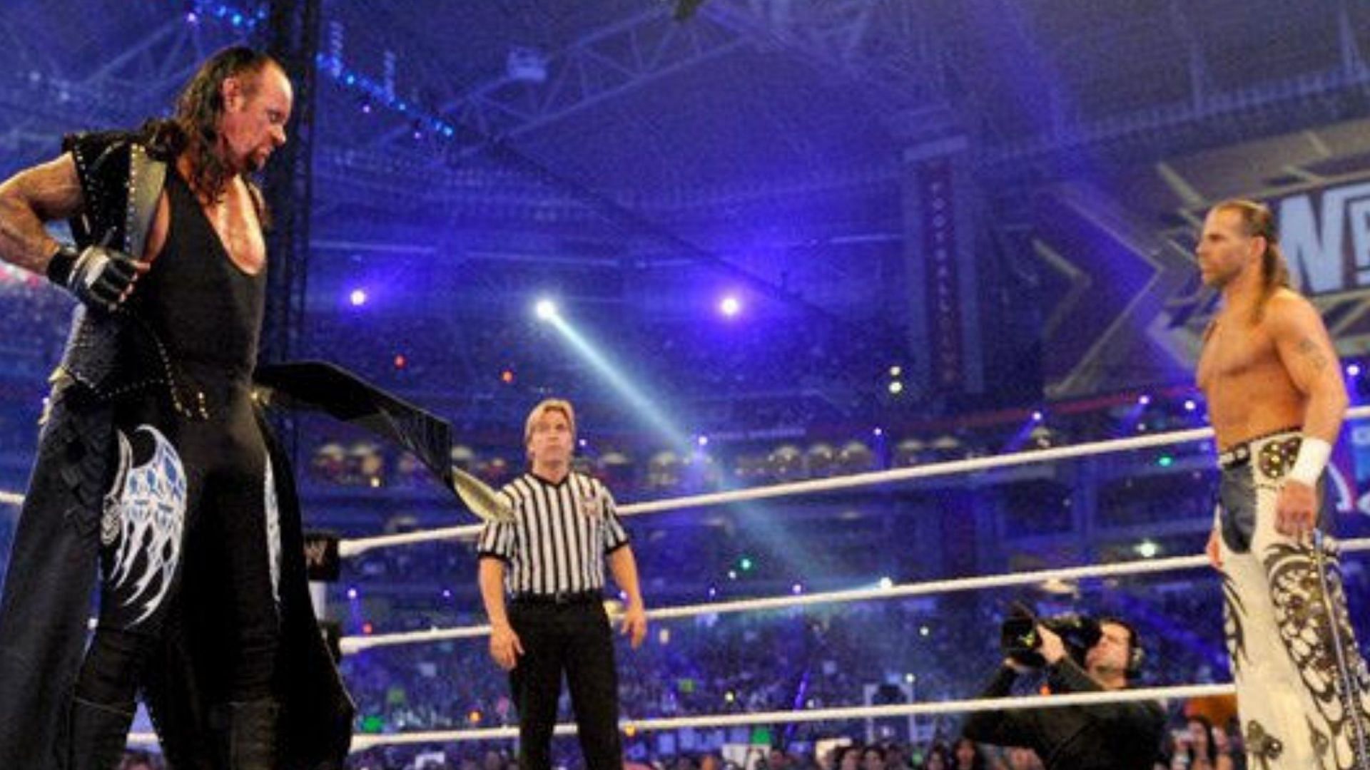 Shawn Michaels and The Undertaker at WrestleMania 26 (Photo credit: WWE.com)
